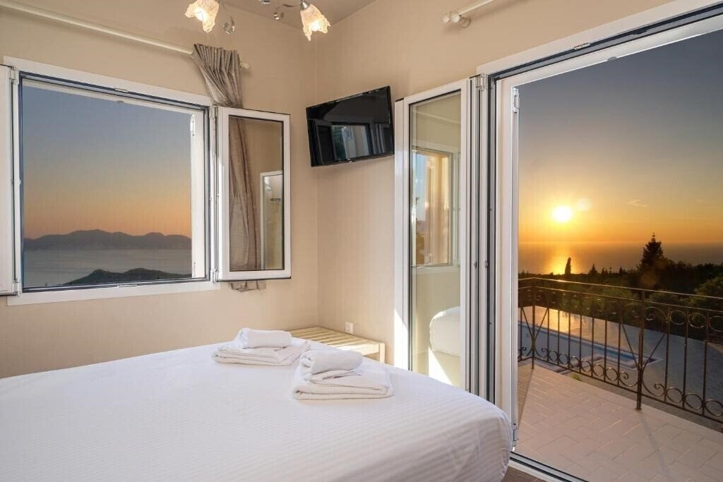 Изображение Studios Vrionis Panoramic Sunset 3*