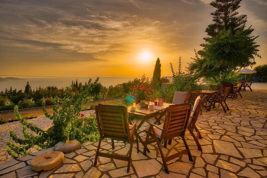 Картинка Studios Vrionis Panoramic Sunset 3*