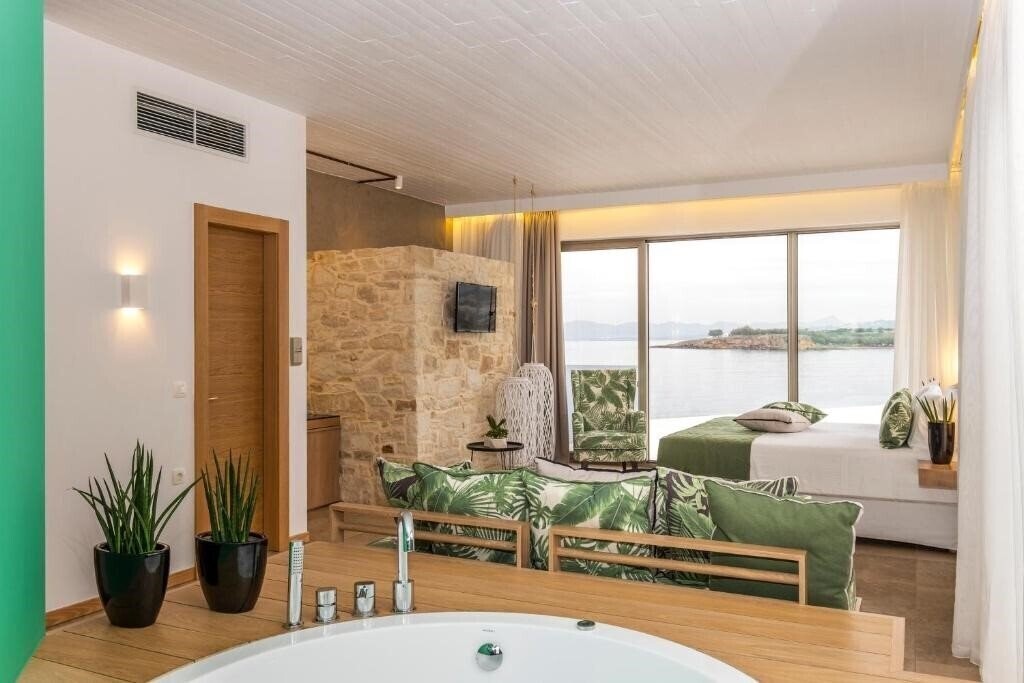 Фото Kalamaki Luxury Suites 3*