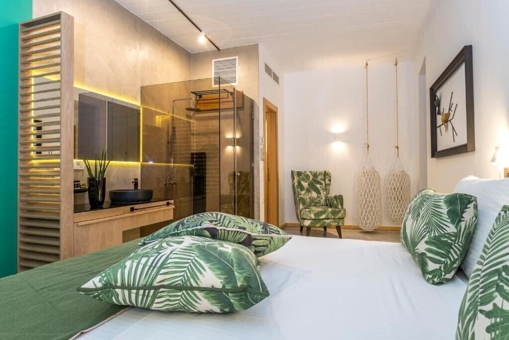 Изображение Kalamaki Luxury Suites 3*