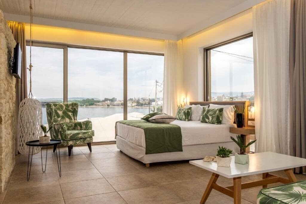 Картинка Kalamaki Luxury Suites 3*