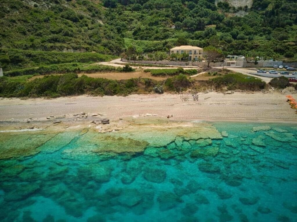 Отель Petani Beach Suites 3*