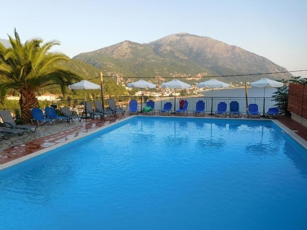 Готель Oceanis Hotel (Poros) 3*