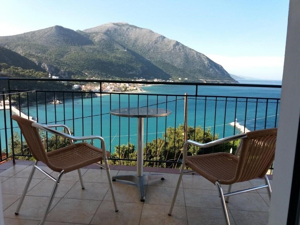 Картинка Oceanis Hotel (Poros) 3*