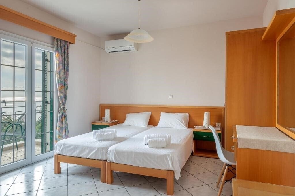 Зображення Naftilos Studios 2*