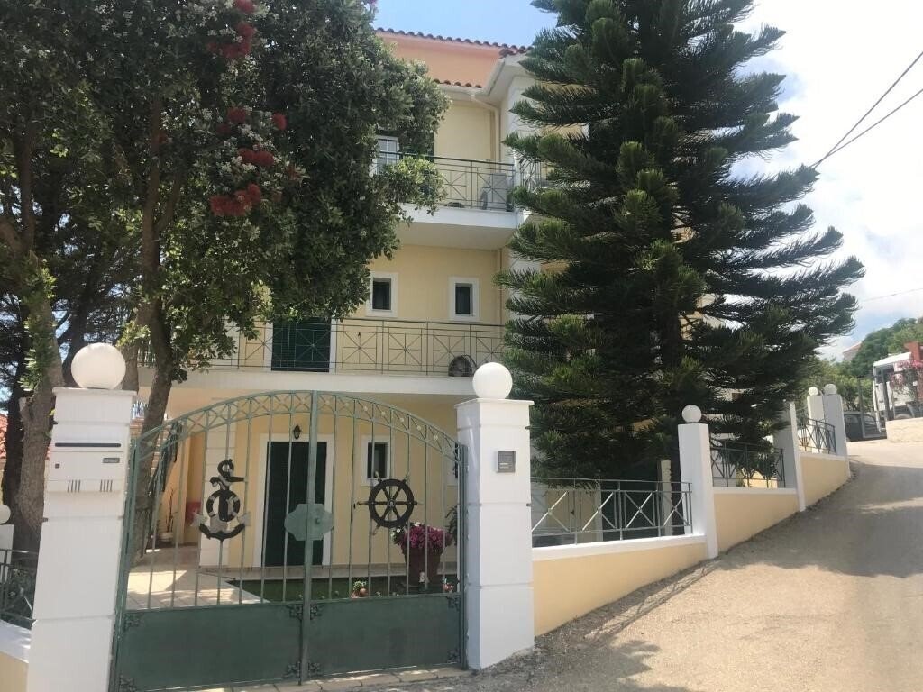 Готель Naftilos Studios 2*