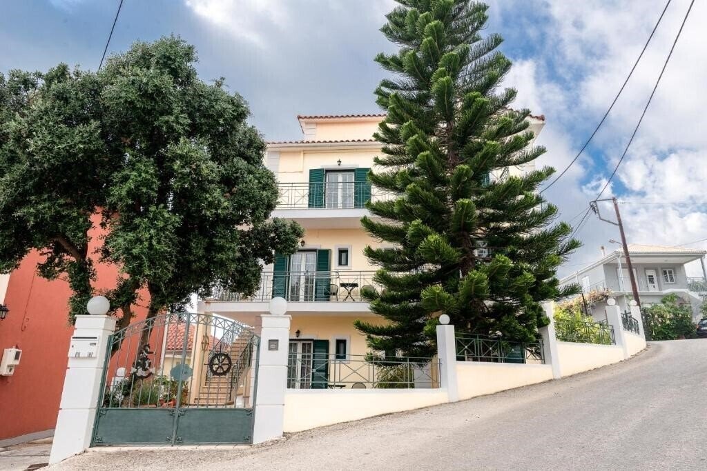 Фото Naftilos Studios 2*