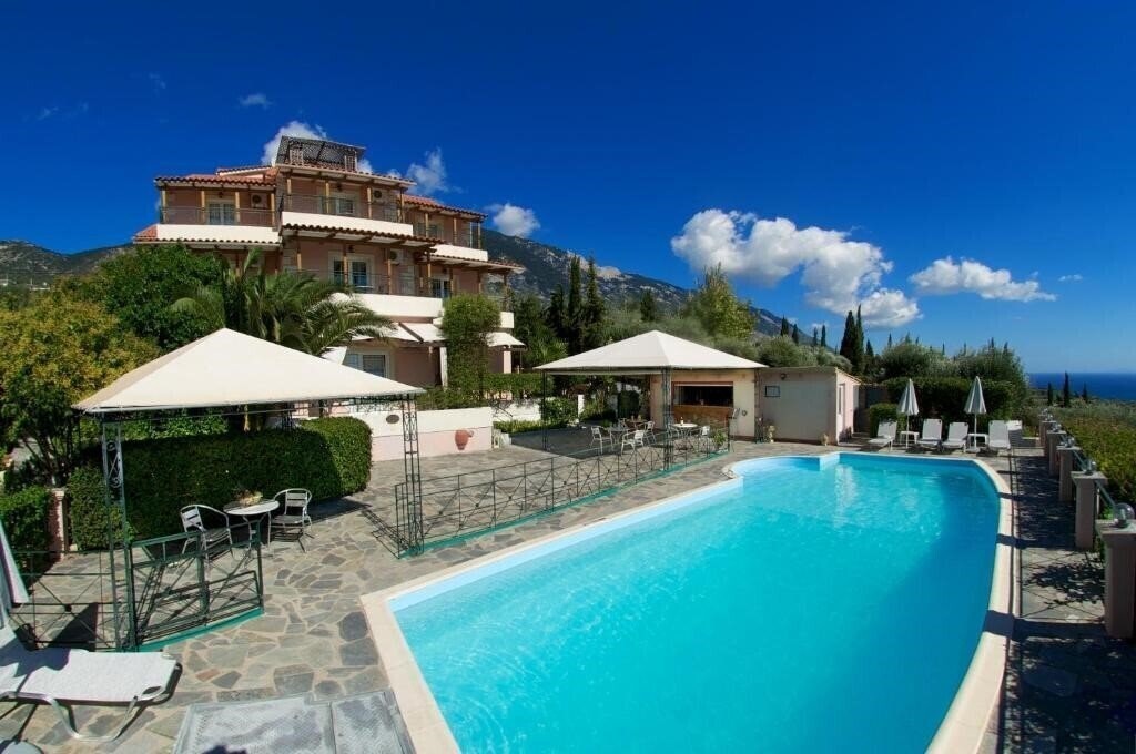Готель Nostos Studios & Apartments 3*