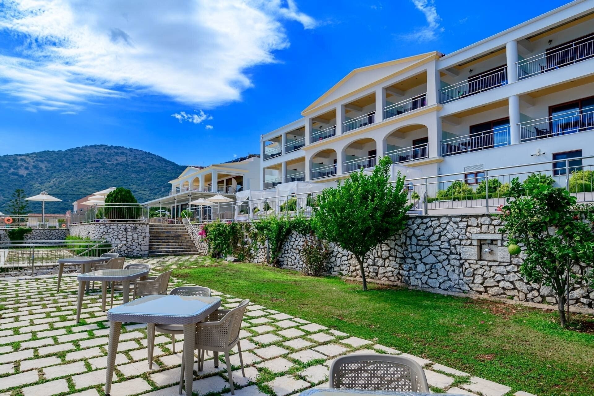 Отель Odyssey Boutique Hotel 4*
