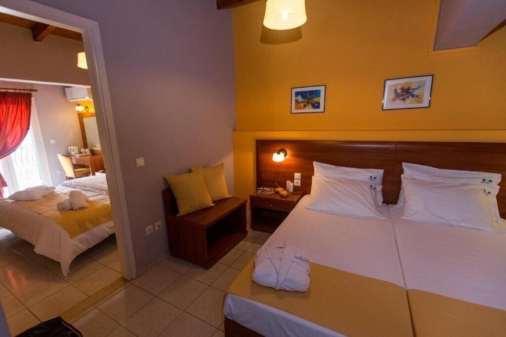 Фото Mirabel City Center Hotel 2*