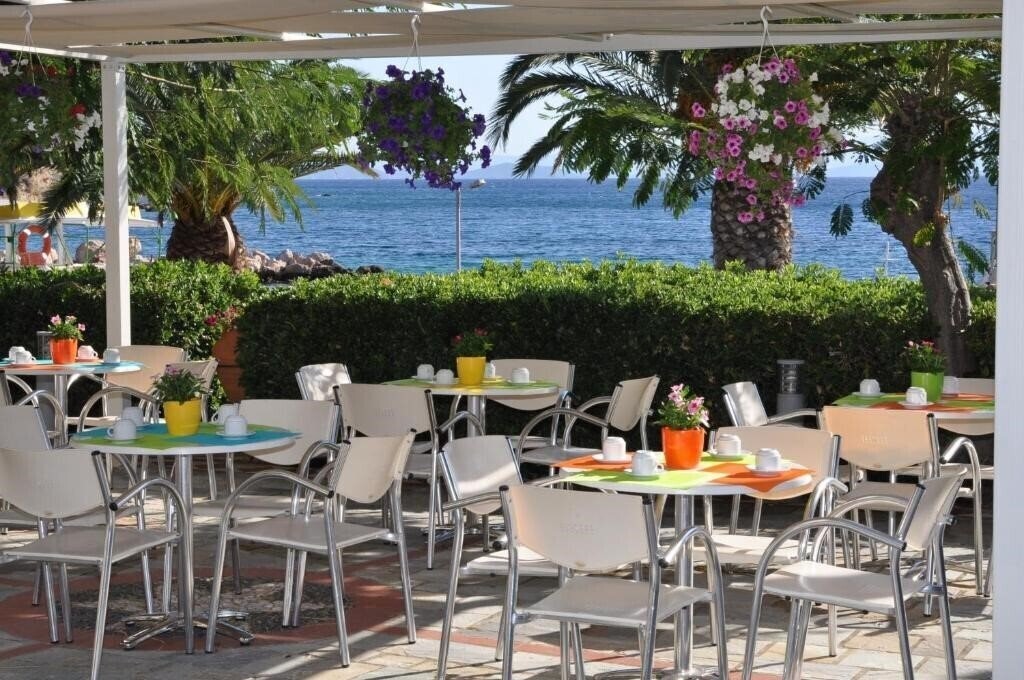 Готель Kyveli Apartments 4*