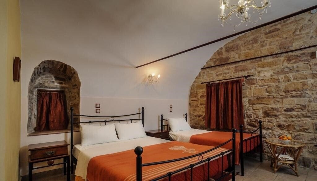 Фото Mouzaliko Guesthouse Mansion 3*