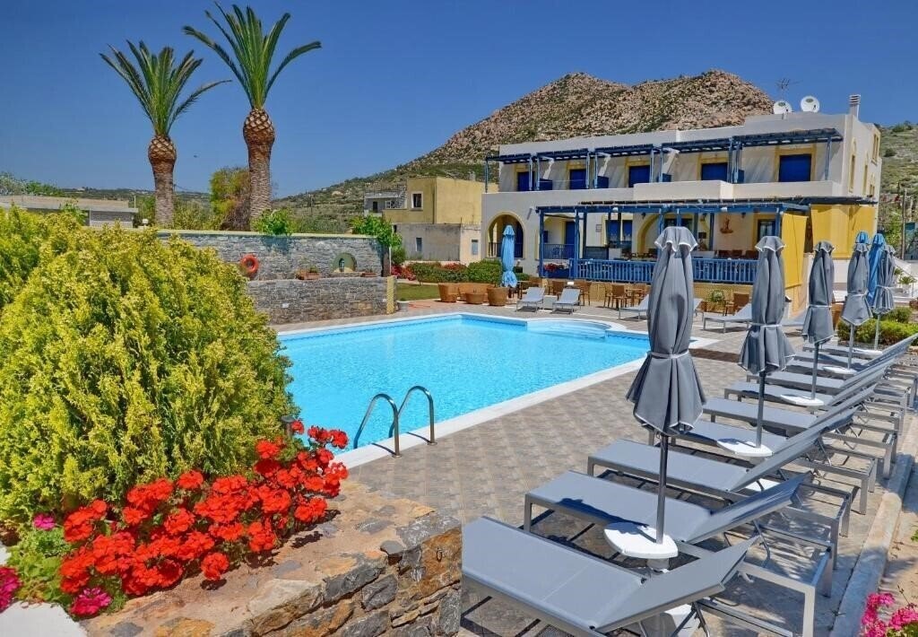 Готель Emporios Bay Hotel 3*