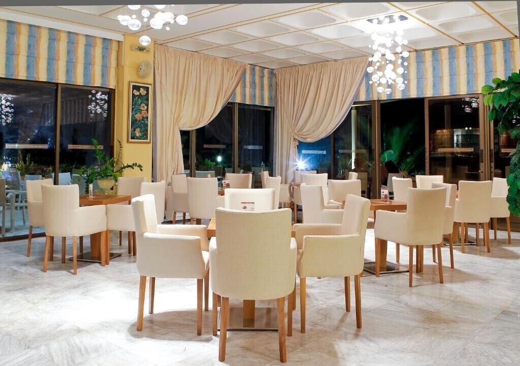 Картинка Golden Sand Hotel 4*
