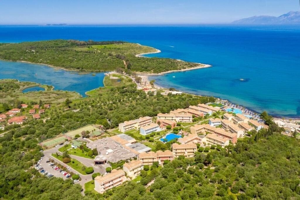Готель Mareblue Beach 4*