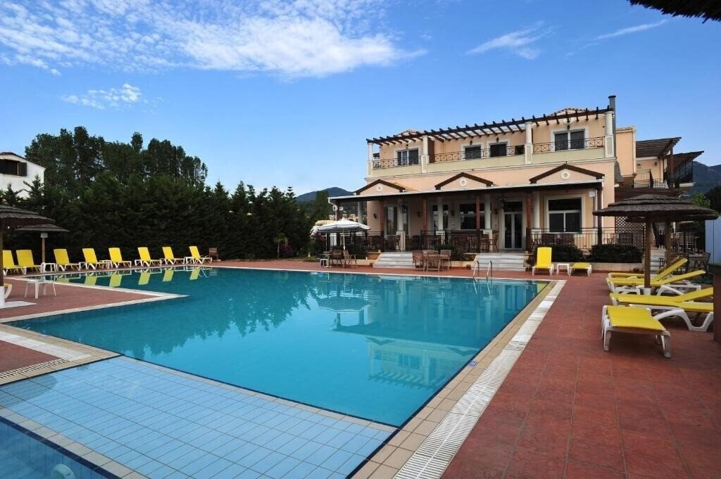 Готель Thinalos Apart Hotel 3*