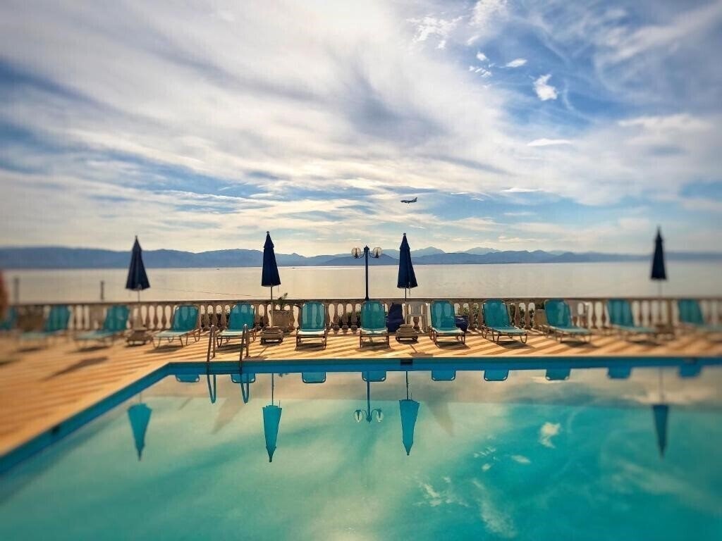 Готель Brentanos Apartments 4*