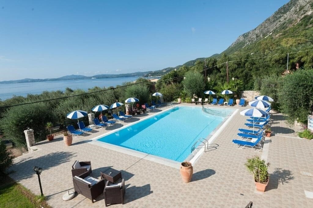 Готель Crystal Blue Apts 3*