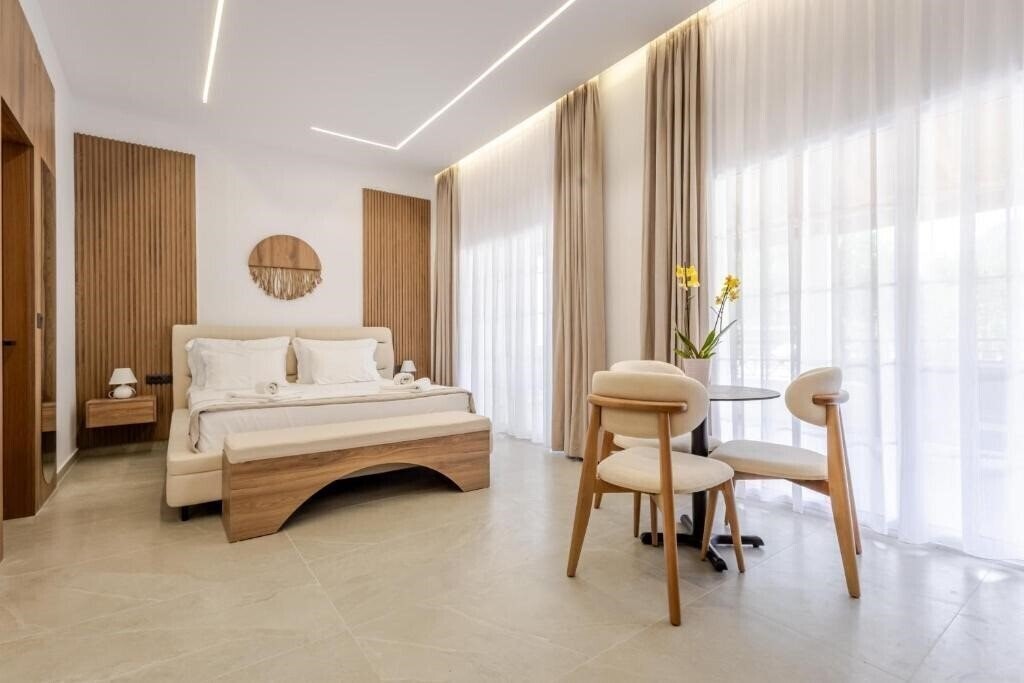 Зображення Crystal Blue Apts 3*