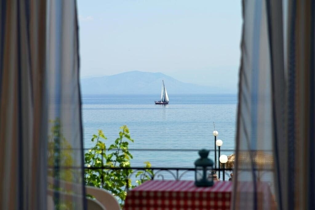 Отель Eros Beach Hotel 1*