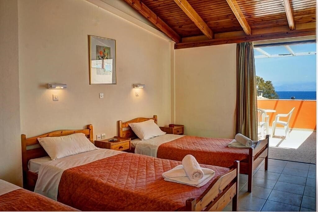 Фото Benitses Arches Hotel 2*