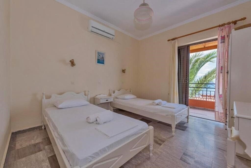Картинка Seafront Apts 1*