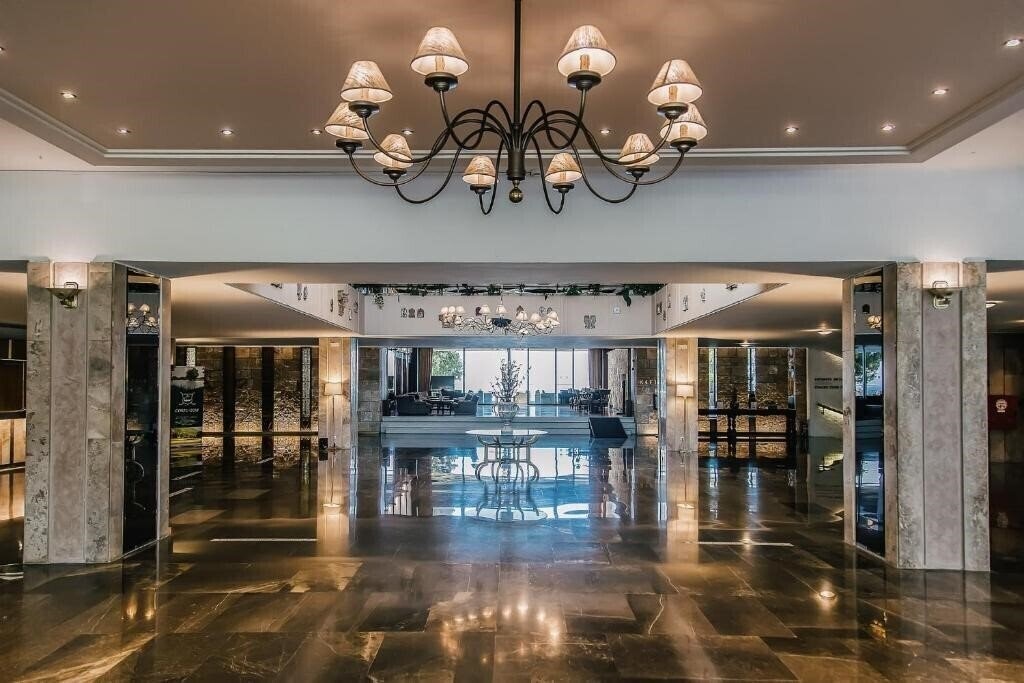 Фотографія Corfu Holiday Palace (ex. Aquis Corfu Holiday Palace) 5*