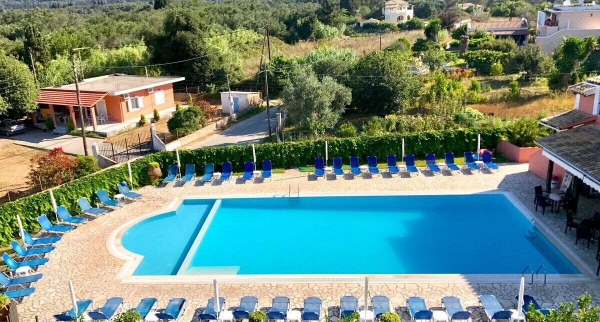 Отель Bruskos Hotel 3*