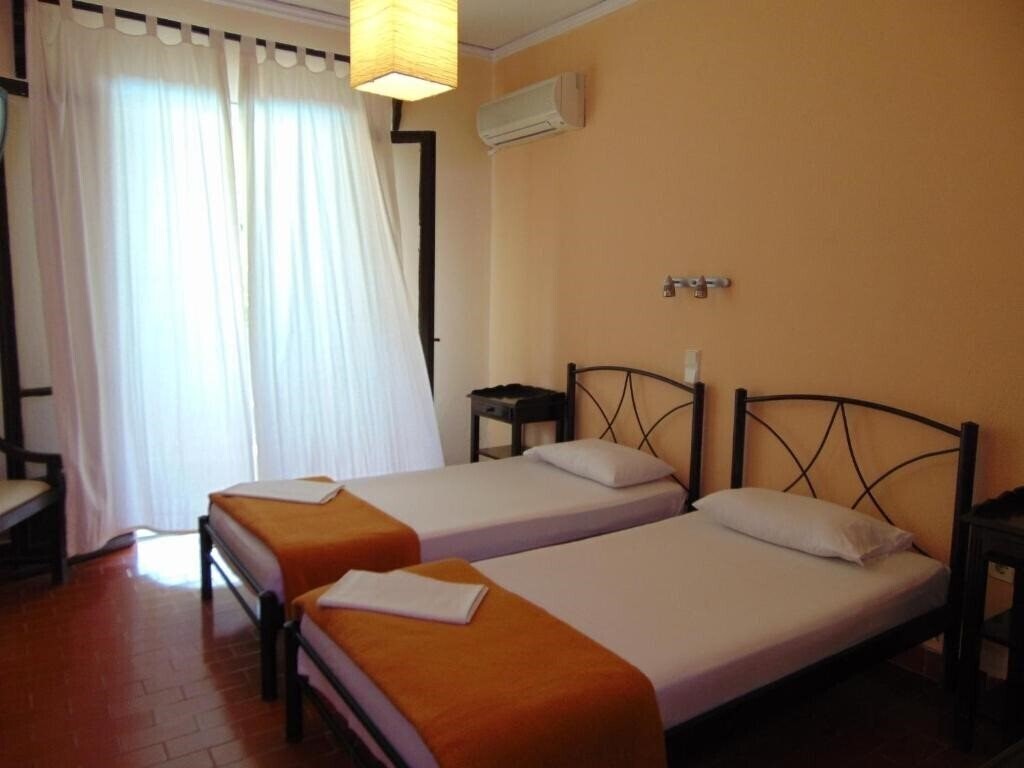 Фото Annaliza Apartments 3*