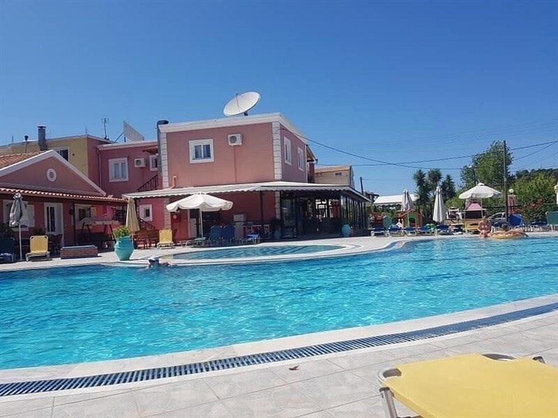 Отель Billy & Sandra Apartments 3*