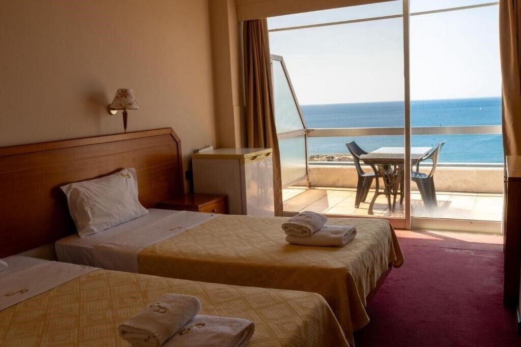 Готель Cavo D'Oro Complex 2*