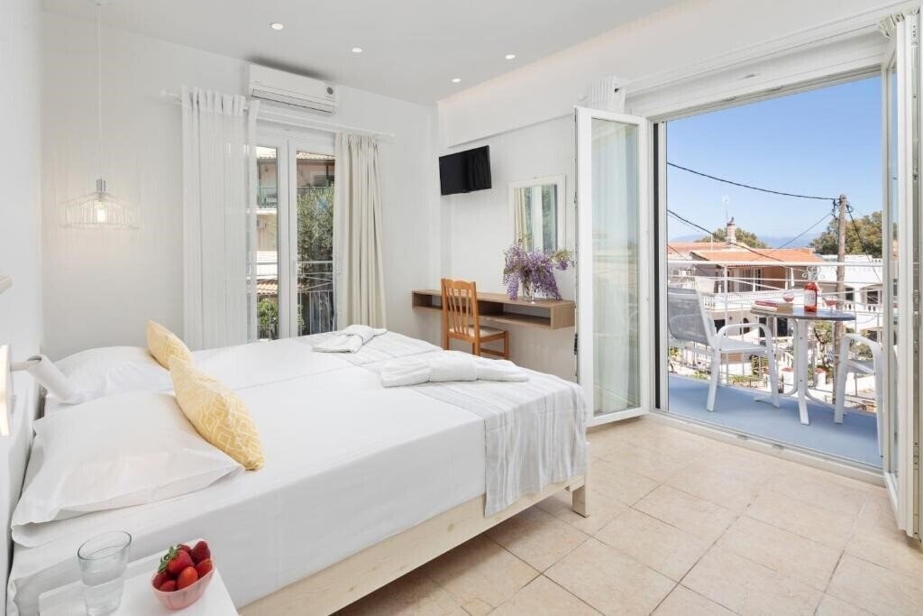 Фотографія Bella Vista Beach Hotel 2*