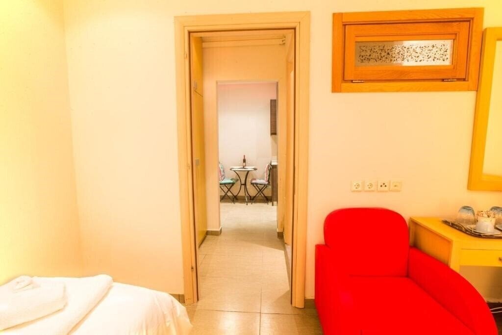 Фото Golden Nests Apartments 2*