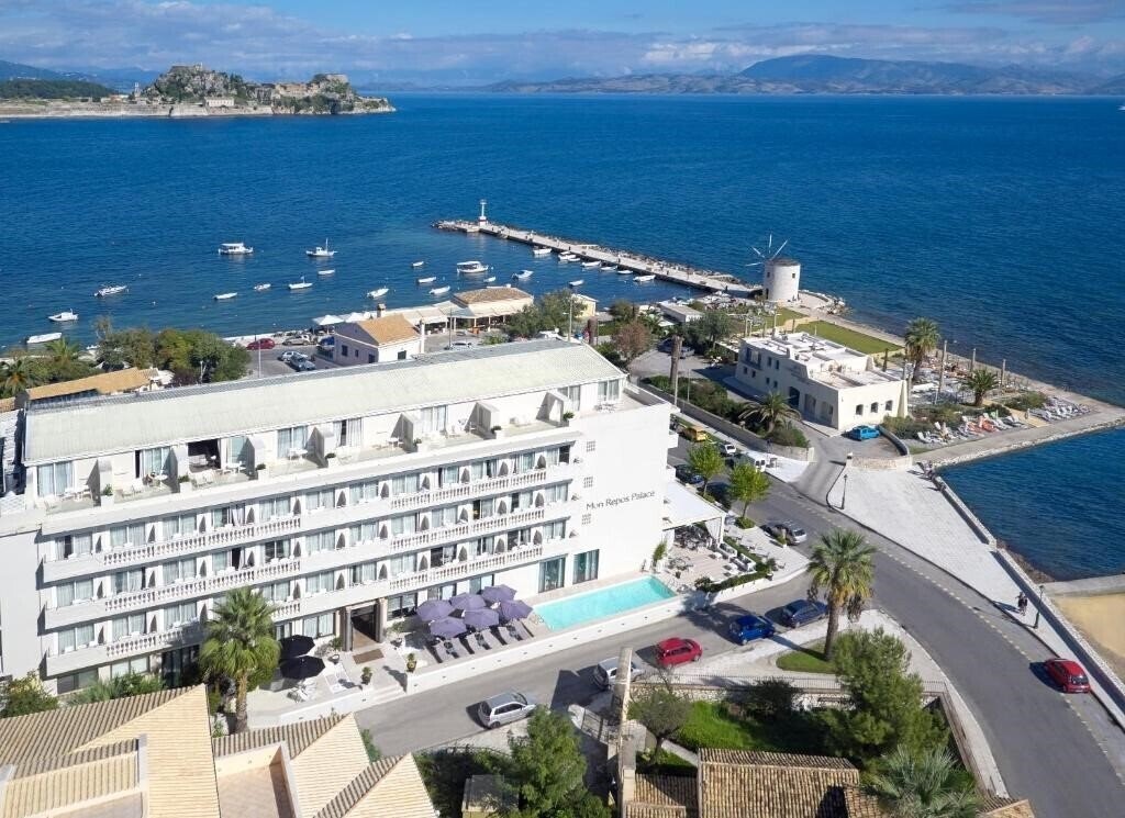 Готель Mon Repos Palace 4*
