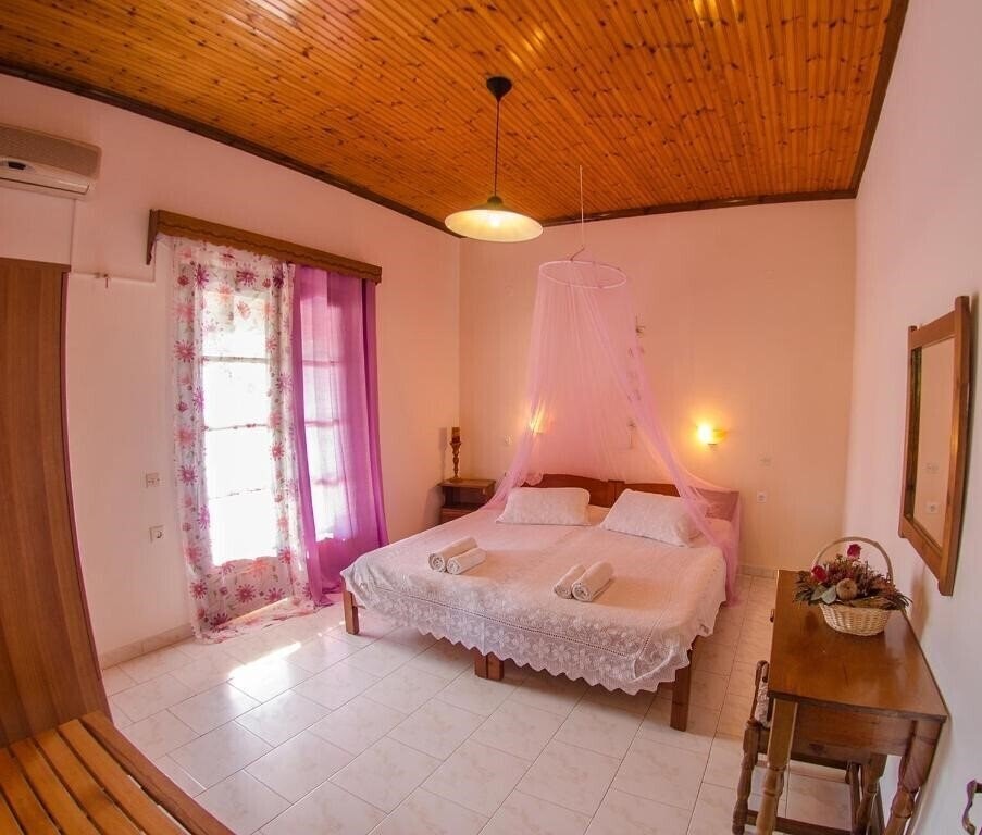 Фото Takis & Efi Apartments 3*