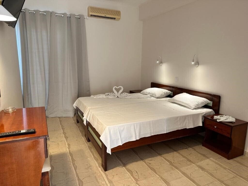 Фото Aggelos Family Hotel 2*