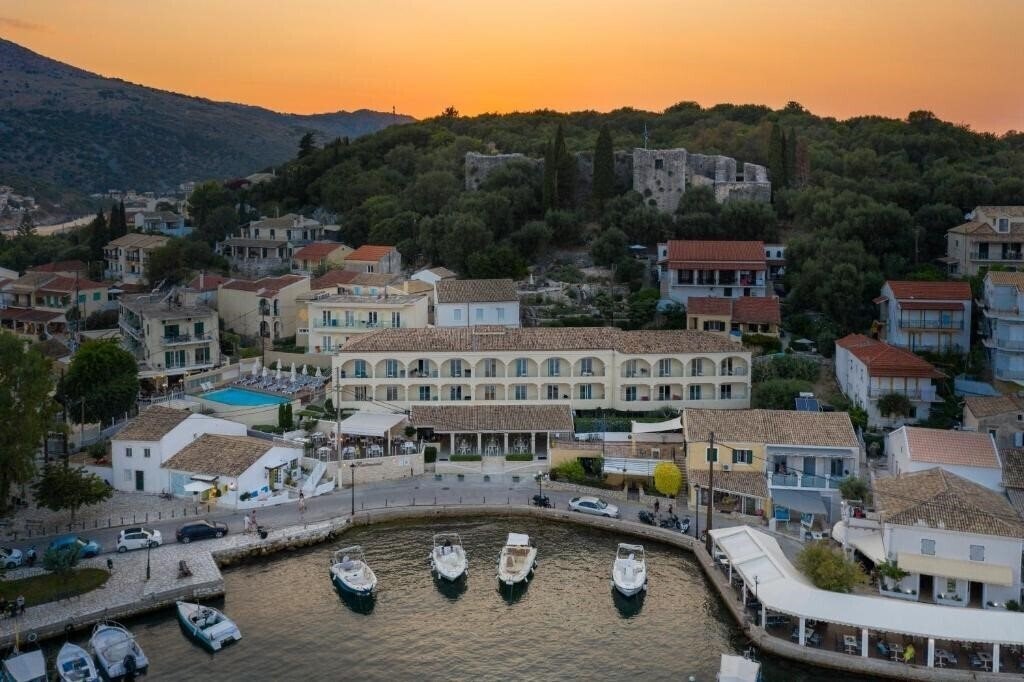 Отель Melina Bay Boutique Hotel 4*