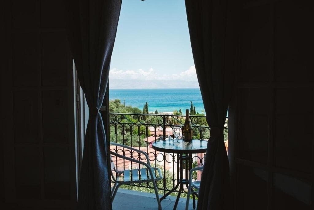 Фото Avra Paradise Sea View Pool Apart 2*