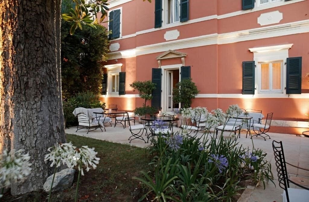 Готель Siorra Vittoria 4*