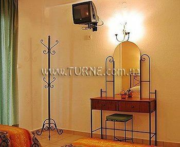 Готель Alonakia 3*