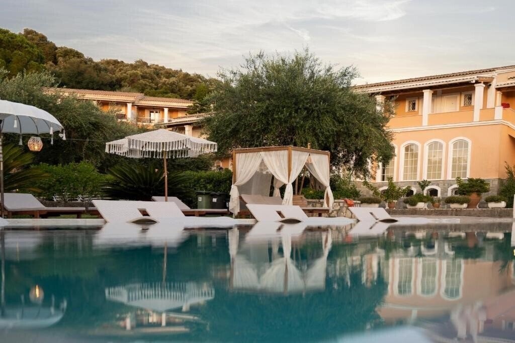 Отель Nefeli Corfu 3*