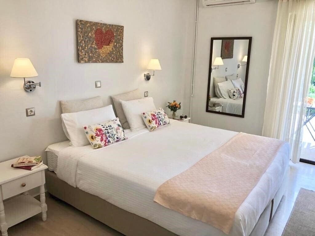 Отель Nikolettas Apartments Villa вилла