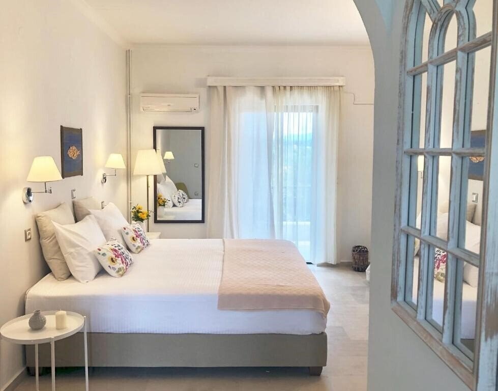 Фото Nikolettas Apartments Villa вилла