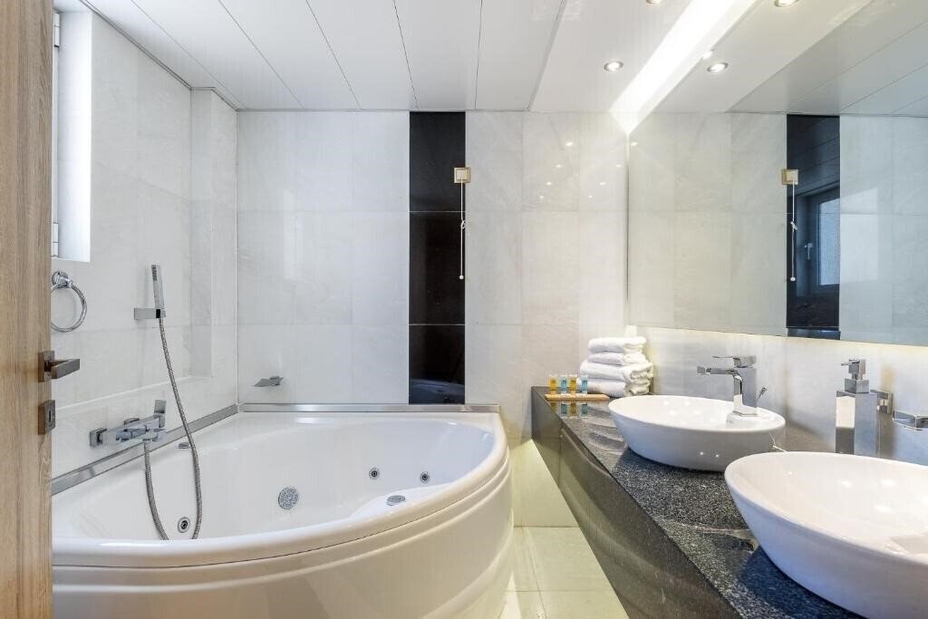 Фотография Oasis Athens 4*