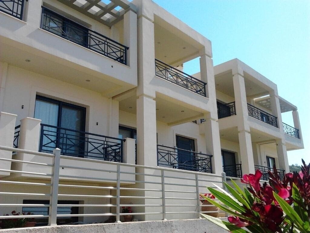 Отель Sugar & Almond Luxury Apartments 3*