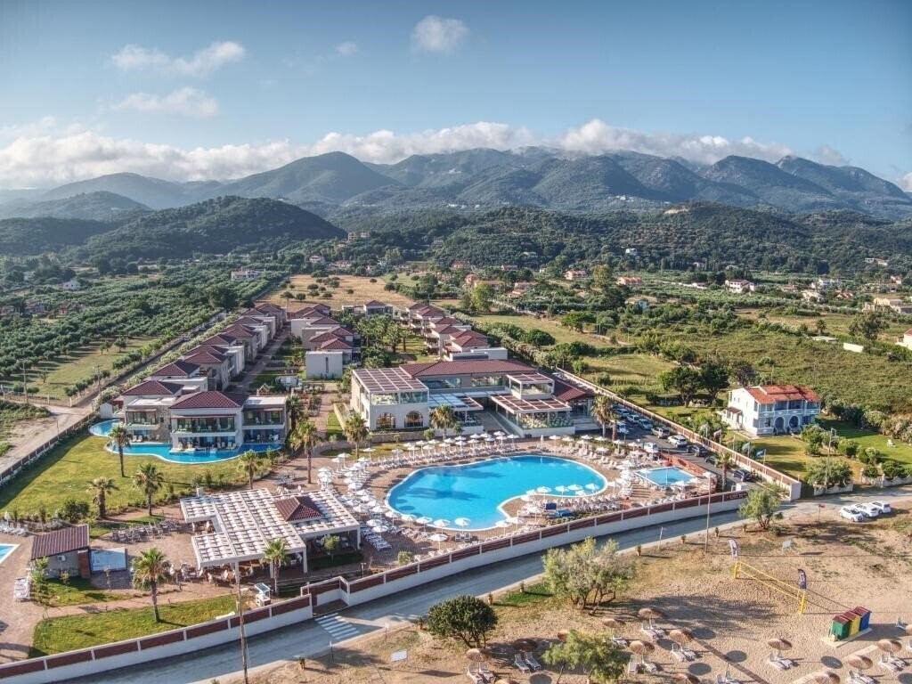 Готель Almyros Beach Resort & SPA 5*