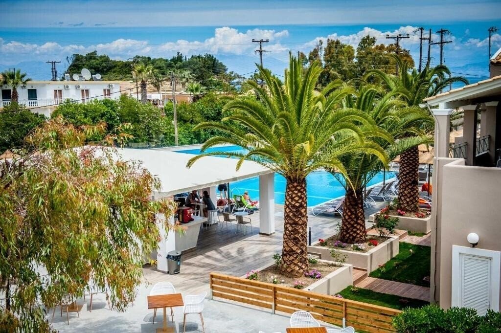 Отель Amour Holiday Resort 4*