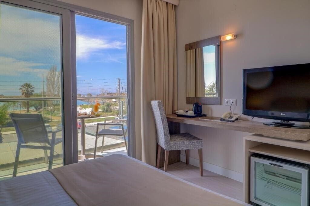 Изображение Palace Hotel Athens Riviera 4*