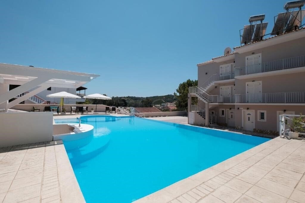 Фотографія Kouros Apartments & Studios 4*