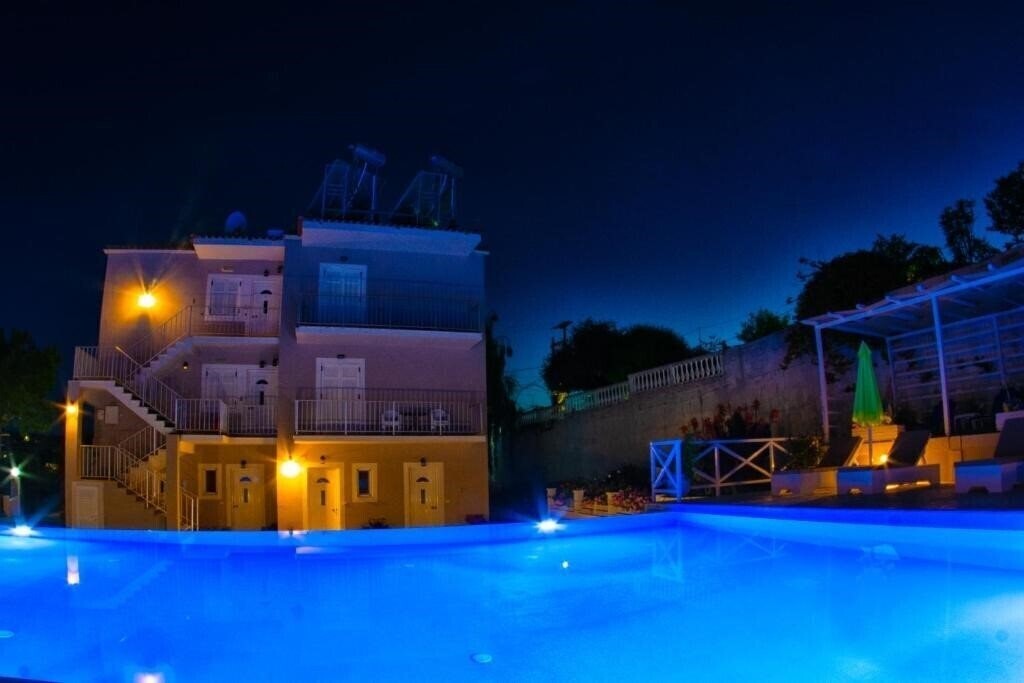 Картинка Kouros Apartments & Studios 4*